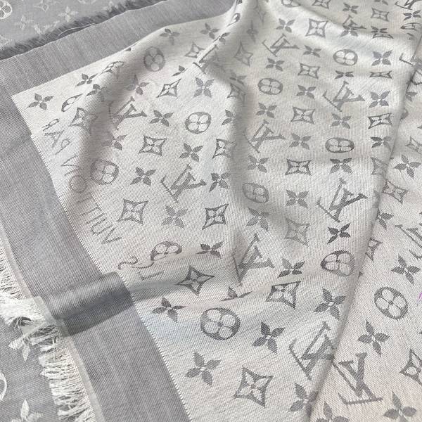 Louis Vuitton Scarf LVC00604